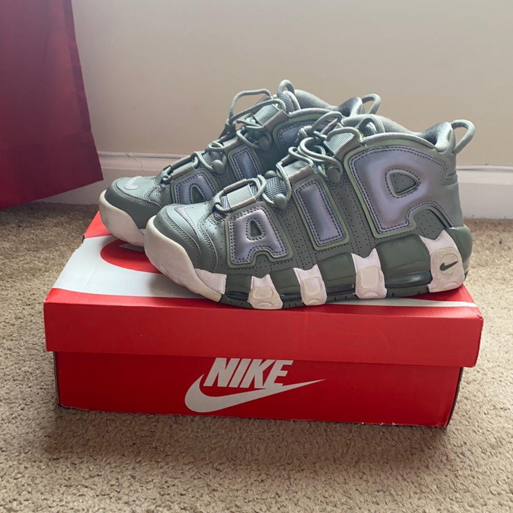 Nike Wmns Air “More” Uptempo Dark Stucco